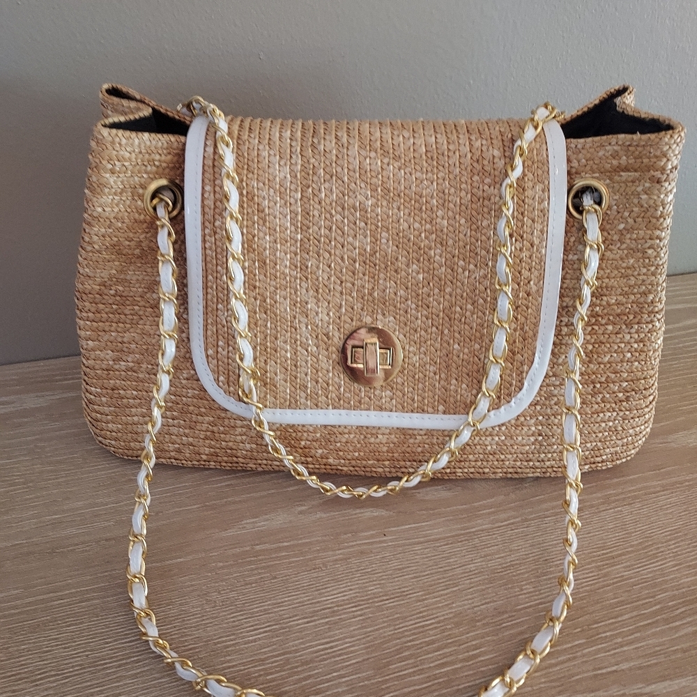 Elegant Tan Woven Bag with Gold Chain